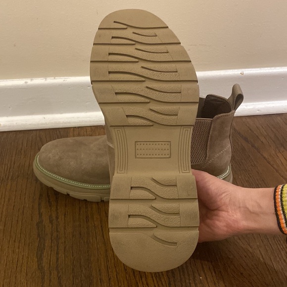 Tan Coloured Mens Boots - Picture 3 of 5